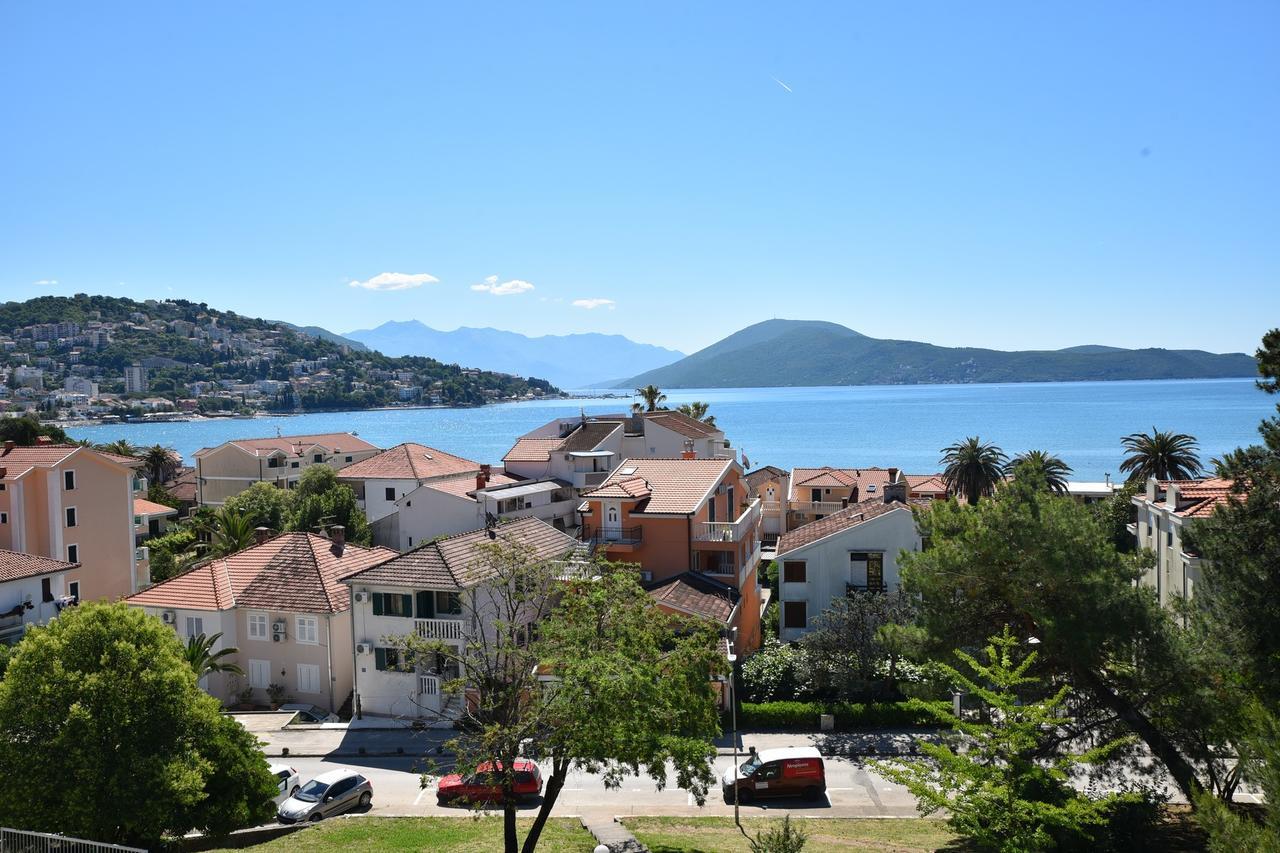 Grifone Igalo Appartement Herceg Novi Buitenkant foto